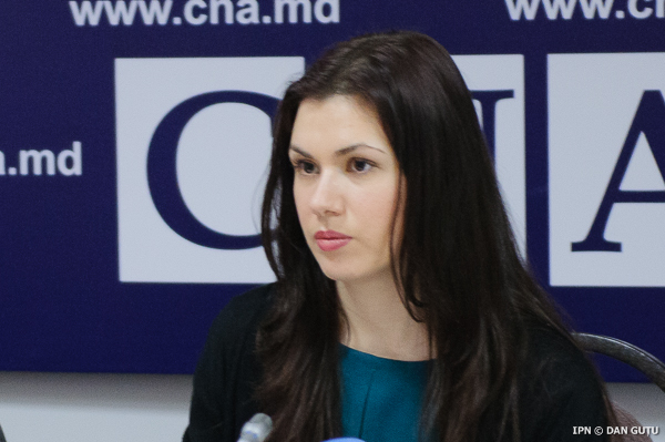Кристина Цэрнэ аргументировала свое заявление тем, что сотрудники НЦБК лишены, по закону, нескольких необходимых им рычагов.