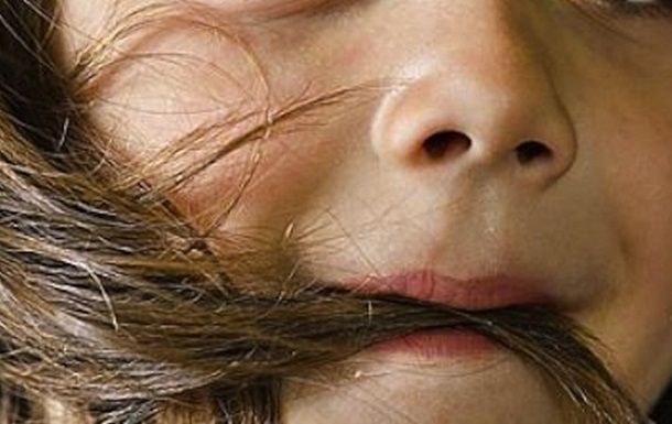 Врачи достали из желудка ребенка 1,5 кг волос.