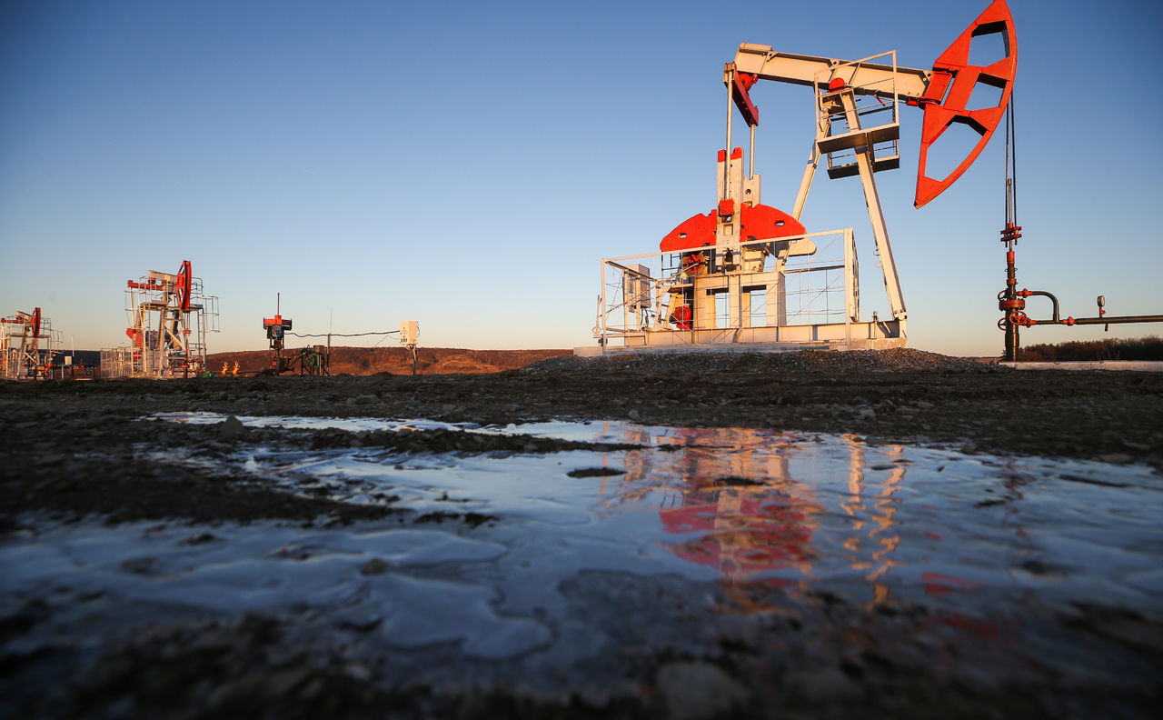 В понедельник на фоне распада сделки ОПЕК+ рухнула на треть цена нефти Brent - до 31,43 доллара за баррель.