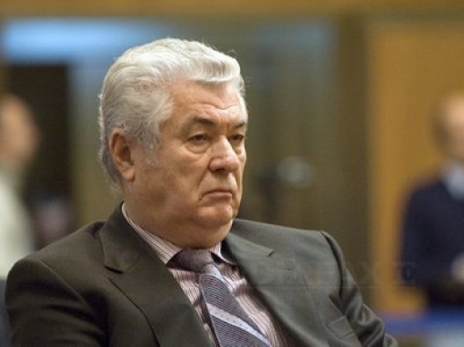 Comuniştii consideră că astfe a fost grav încălcată libertatea cuvântului şi principiile democraţiei.