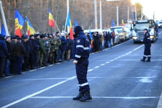 В период проведения манифестаций движение транспорта будет также ограничено.
