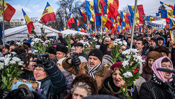 С сентября 2015 года в Кишиневе проходят бессрочные протесты против действующей власти.