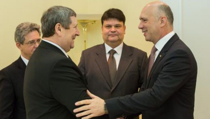 Prim-ministrul Pavel Filip a avut o întrevedere cu viceprim-ministrul Republicii Belarus, Mihail Rusîi. Foto: gov.md