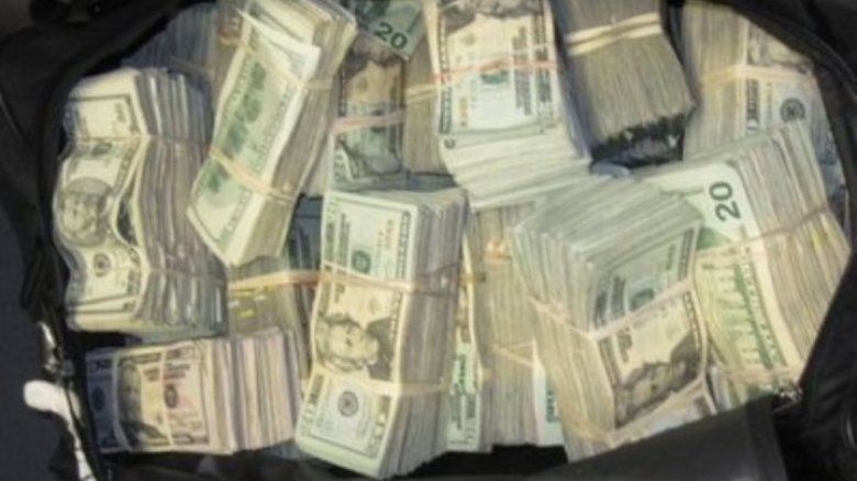 Jaf în centrul Moscovei. Trei bărbaţi au fost deposedaţi de 700 mii de dolari.