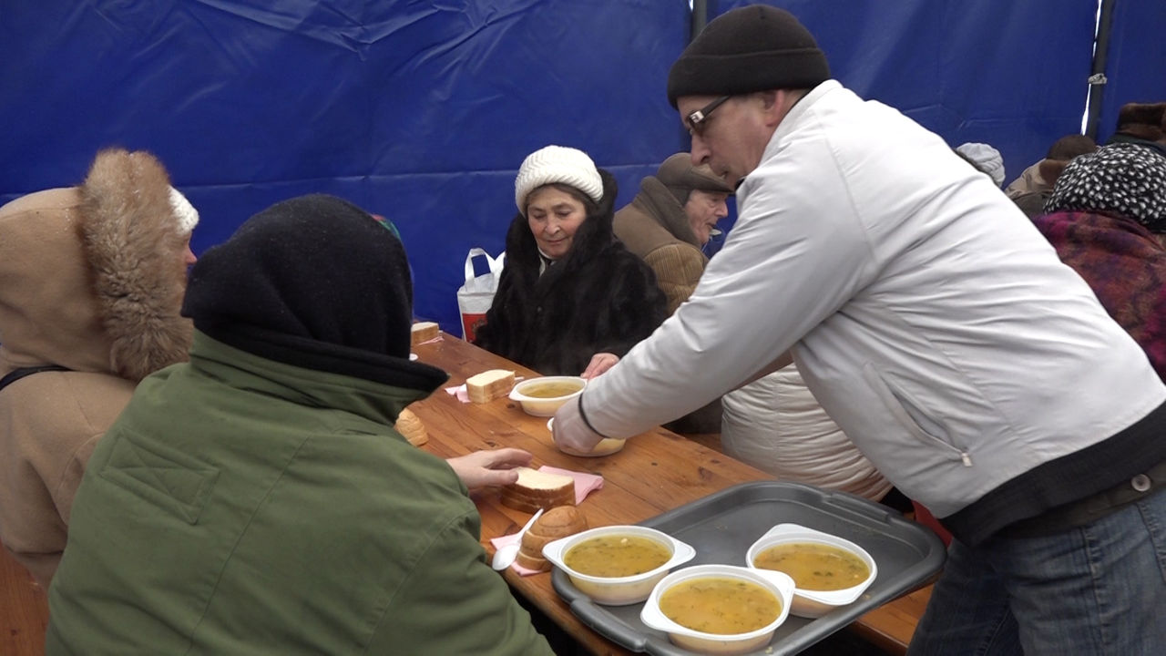 В социальной столовой в Бельцах накормили 4000 человек.