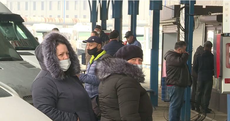 На столичных автовокзалах продолжают игнорировать противоковидные меры.