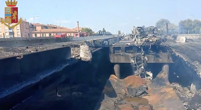 Взрыв в Болонье: двое погибли, более 100 пострадавших.