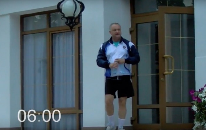 Igor Dodon s-a filmat într-o emisiune despre o zi din viața sa. 
