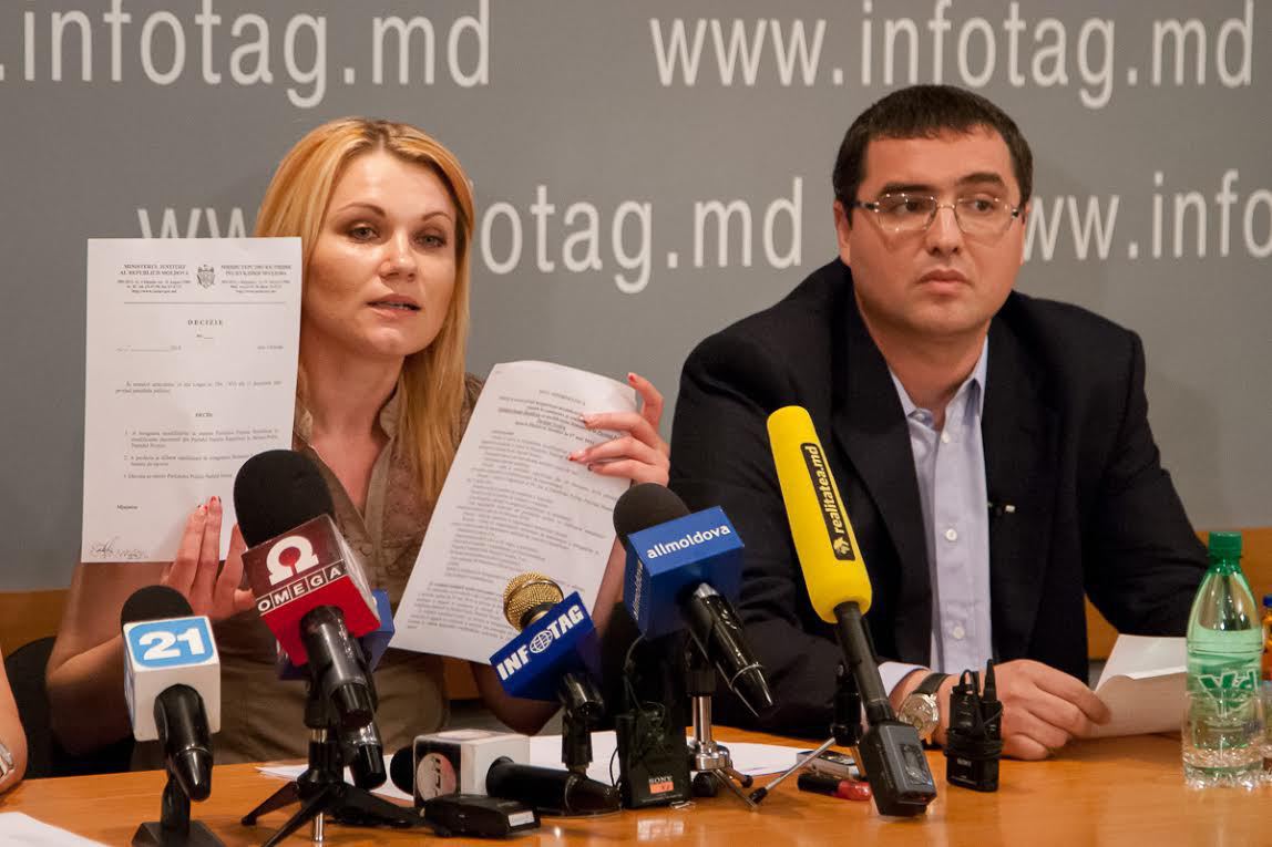 Власти намерены арестовать счета Ренато Усатого и его родных.