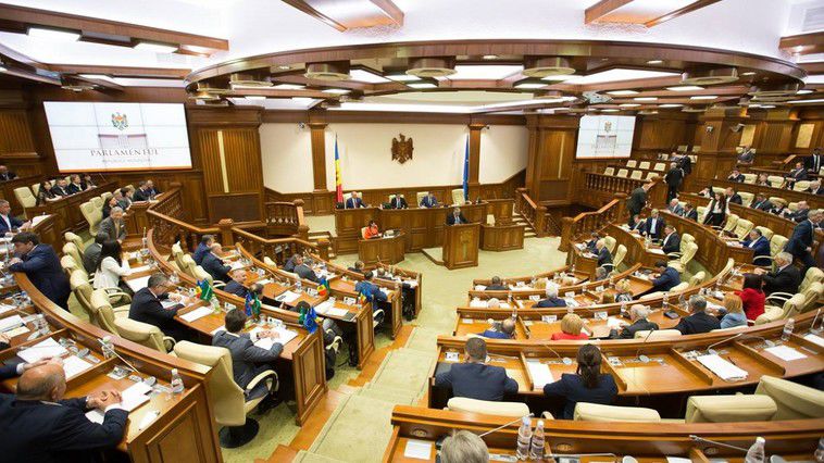 Dezvăluirea unui oficial: Câţi deputaţi moldoveni au cetățenia României. Foto: deschide.md