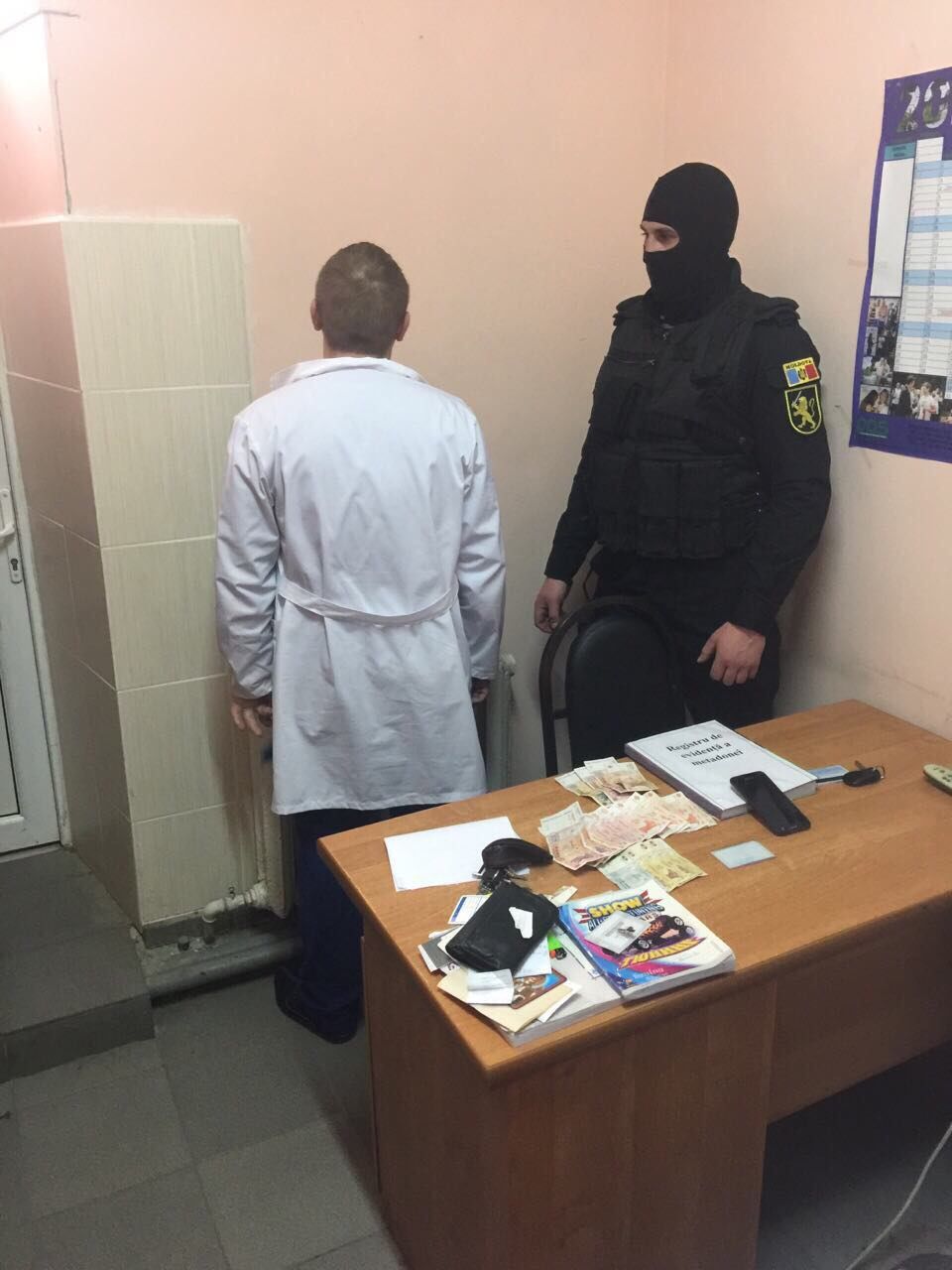 Angajat al Dispensarului de Narcologie și doi complici, în judecată  Foto: PCCOCS