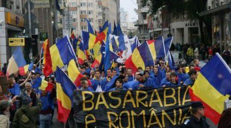 29 марта, унионисты возложат цветы к памятнику Штефана чел Маре и проведут "Марш триколора". Фото: replika.md