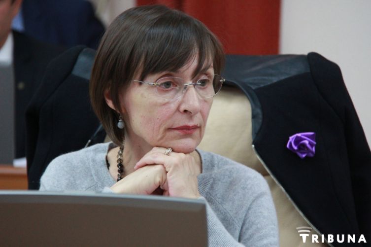 Корина Фусу пошла против решения Конституционного суда Молдовы.