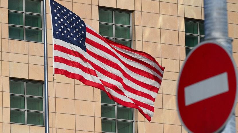 США закроют границу для вакцинированных "Спутником V" туристов.