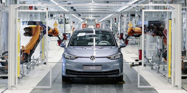Costurile ridicate obligă industria auto să părăsească Europa de Vest.
