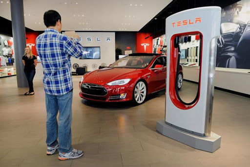 Tesla открывает свой первый онлайн-магазин.
