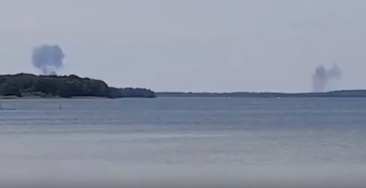 Смертельное столкновение двух немецких истребителей попало на видео.