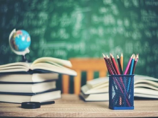 За последние годы тысячи педагогов покинули систему образования.