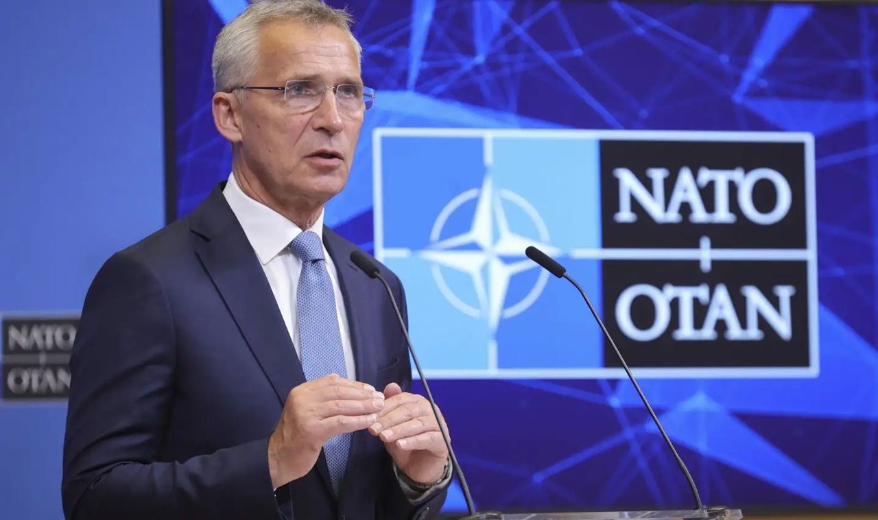 Столтенберг: Россия наращивает военную мощь в Арктике, это стратегический вызов для НАТО.