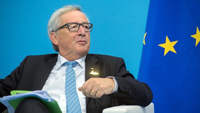Юнкер заявил, что обеспокоен ситуацией в Каталонии.