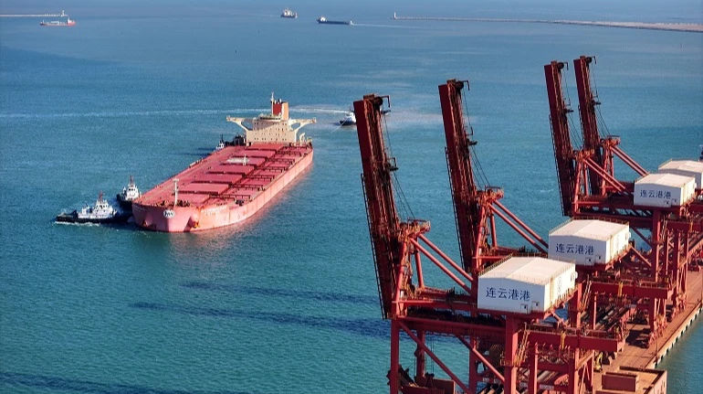 Apocalipsă comercială: SUA plănuiesc să impună taxe vamale asupra navelor de marfă chineze.