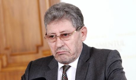 Îmbrânceli la o întâlnire electorală de la Ungheni a candidatului Partidului Liberal la prezidenţiale, Mihai Ghimpu. Foto: jurnal.md