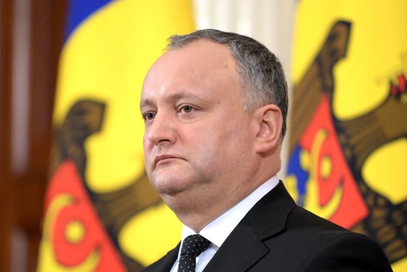 Președintele suspendat a luat apă în gură, s-a refugiat pe Facebook. 