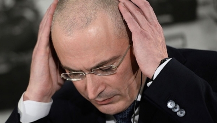 Potrivit media ruse, mama lui Hodorkovski suferea de cancer şi se afla în Germania pentru tratament.