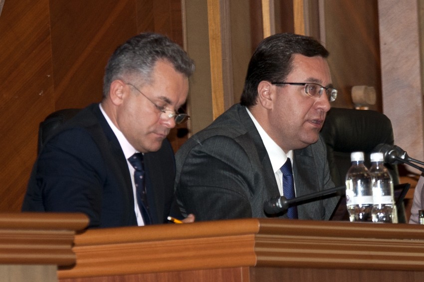 „Nu suntem un partid care să se ţină de funcţii doar de dragul acestora. "
