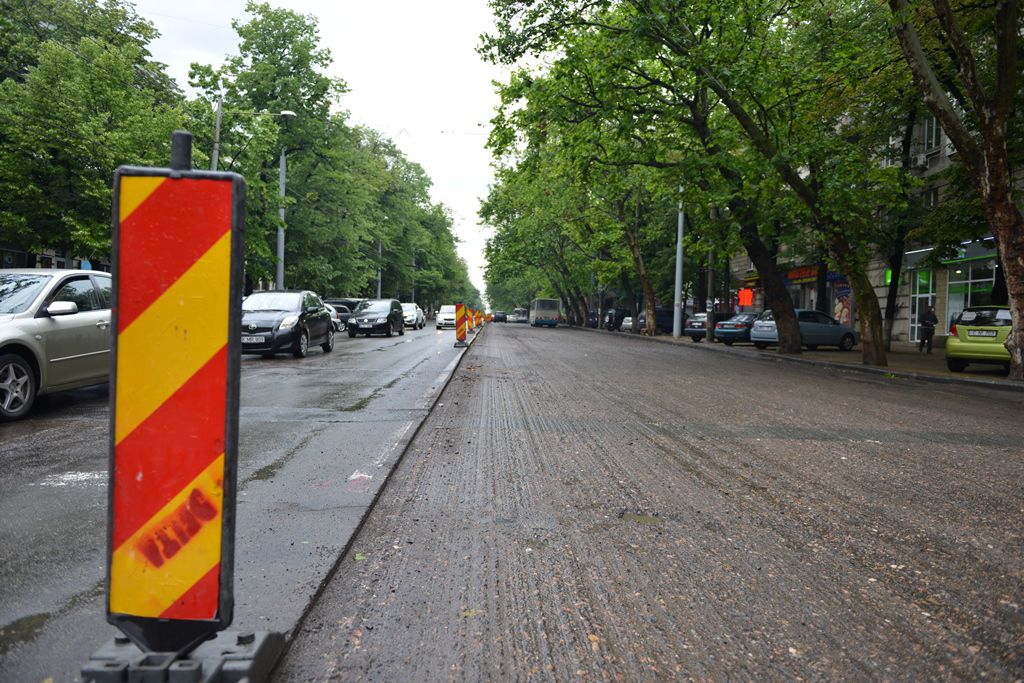 Primăria Chișinău anunță că reparația pe bd. Șt. cel Mare e la un nivel de finalizare. 