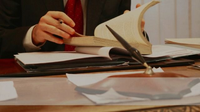 Процедура получения статуса адвоката нетранспарентна. Фото:Xvatit.com