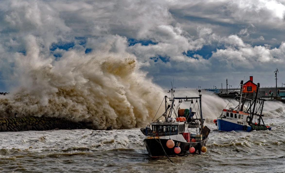 Шторм "Киран" унес жизни уже 14 человек в Европе.