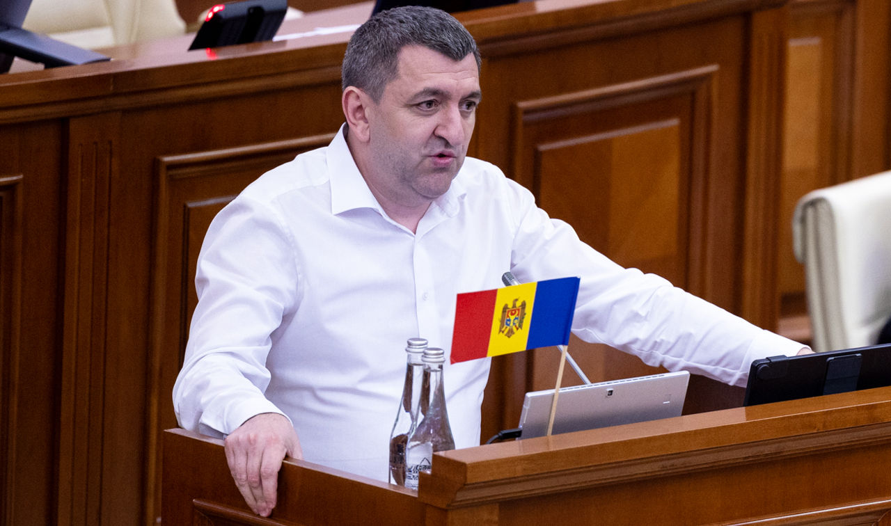 Карп - критикам расходов на оборону: Вы хотите, чтобы было как в Крыму в 2014.