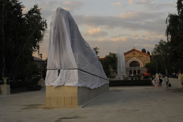 Evenimentul va avea loc astăzi, 23 august 2013, la ora 16.00, în scuarul Gării Feroviare din Chişinău.