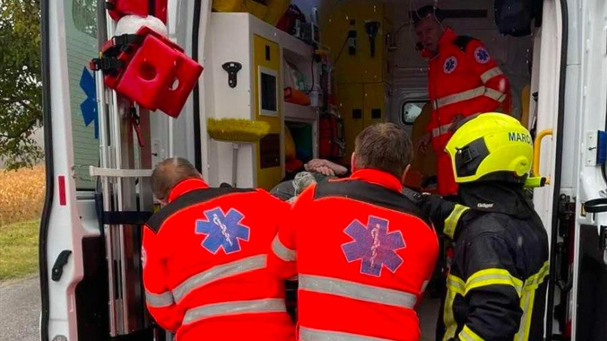 Accident pe traseul Ungheni-Nisporeni. Șoferul, descarcerat dintre fiarele contorsionate ale mașinii.
