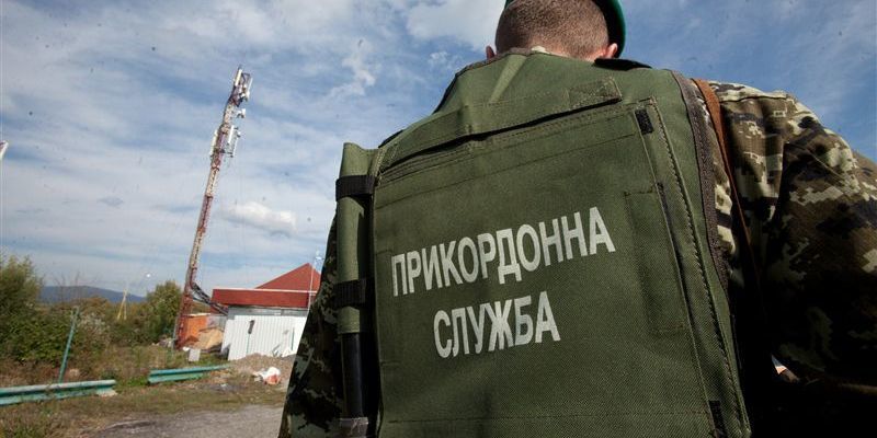 Пограничники задержали мужчину.
