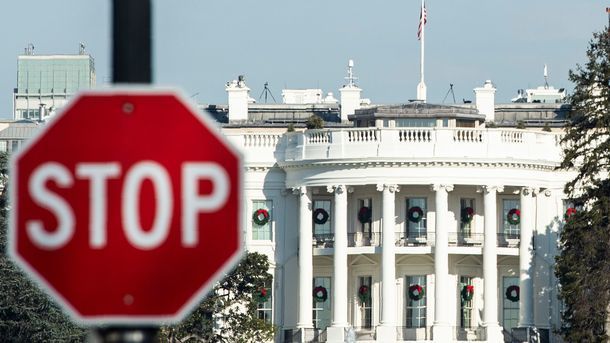 В США одобрили законопроекты для завершения "шатдауна".
