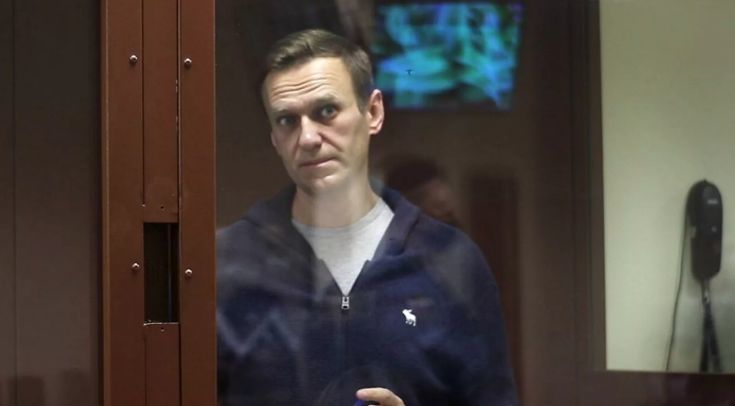 Навальный признал, что мог оскорбить ветерана.