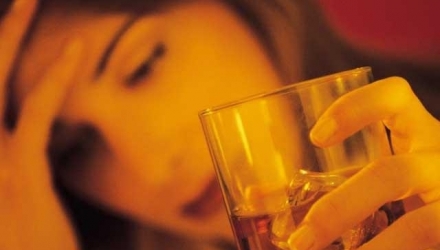 O femeie de 35 de ani din capitală a decedat în urma unui traumatism cranio-cerebral. Femeia a fost adusă la spital în comă, însă la scurt timp a murit.