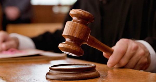 Судья подал жалобу на нарушения в Верховном суде.