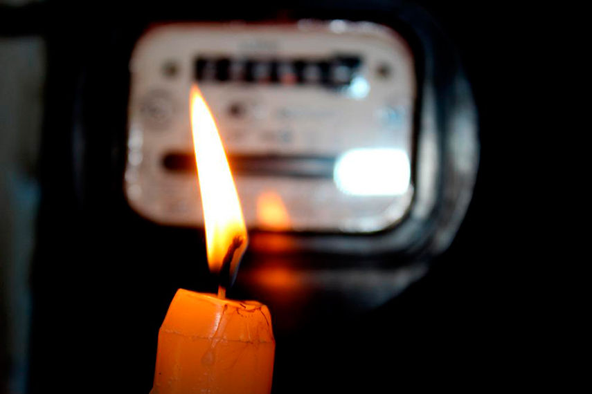 Mai mulți locuitori din Durlești au rămas fără curent electric: ANRE consideră că locuințele sunt nesigure.