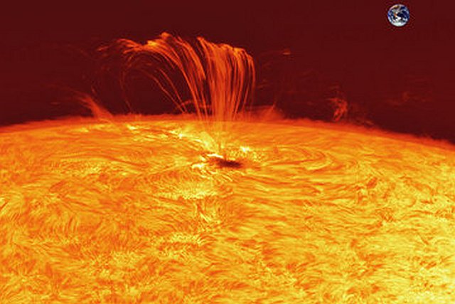 Două explozii solare s-au produs în ultimele 24 de ore, dintre care a doua a fost şi cea mai puternică.