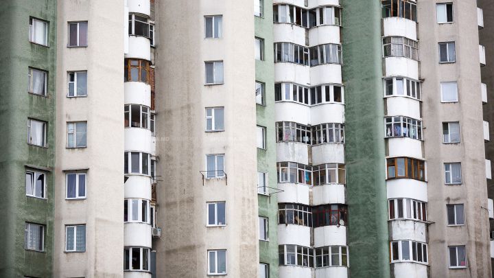 Настоящее наводнение случилось накануне в одном из жилых домов на Рышкановке.