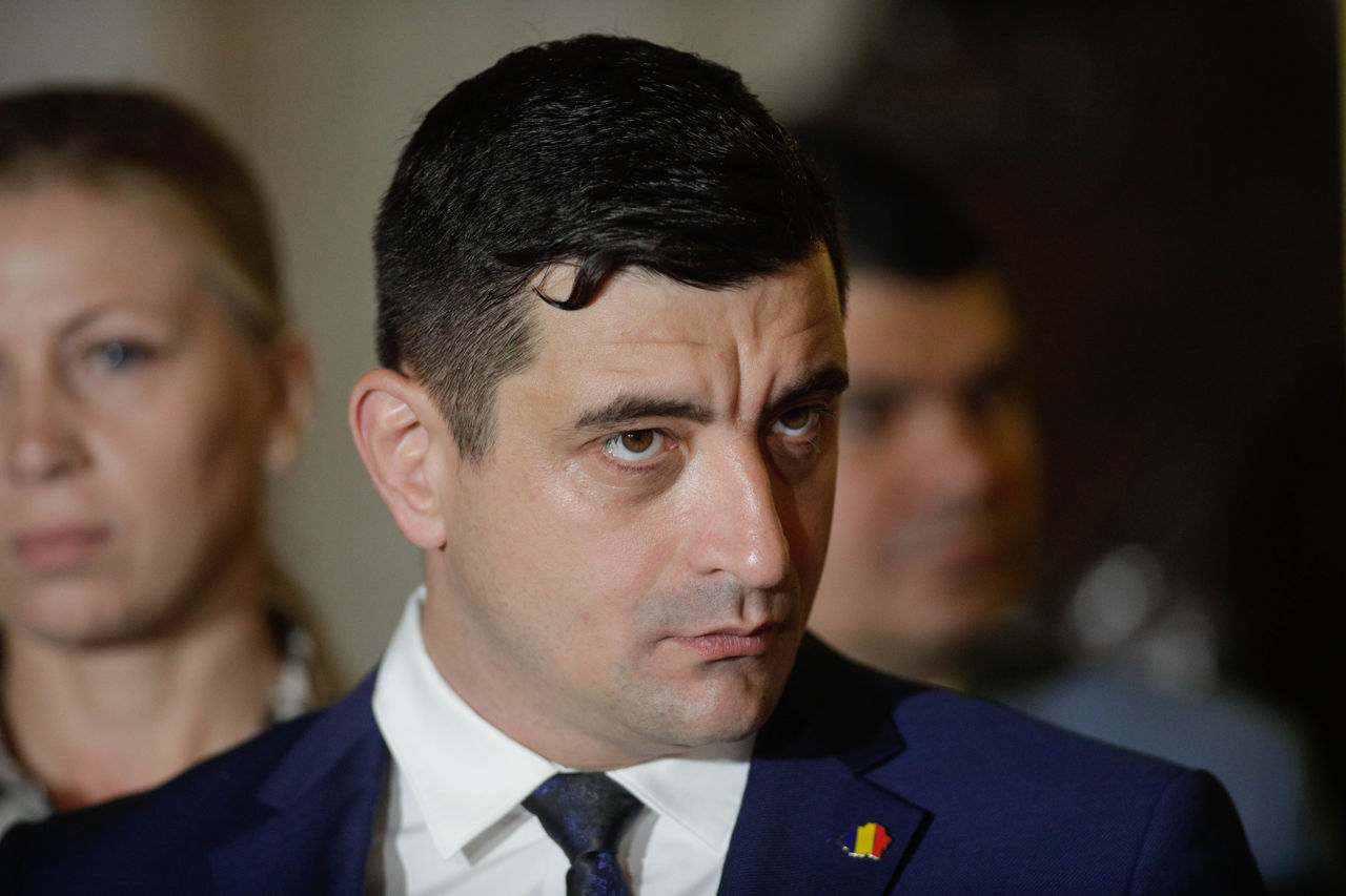 Симион раскритиковал соглашение о транзите через Румынию зерна из Украины.