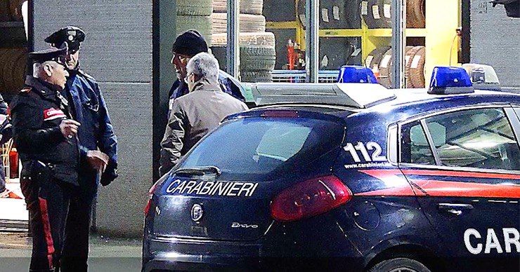 Две пули попали в молдаванина, вследствие чего он умер. Его сообщник сбежал. 