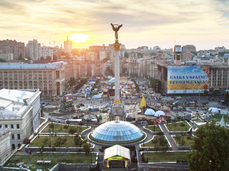 В настоящее время на площади Независимости пять палаток. В  них находятся митингующие, чтобы городок не снесли.