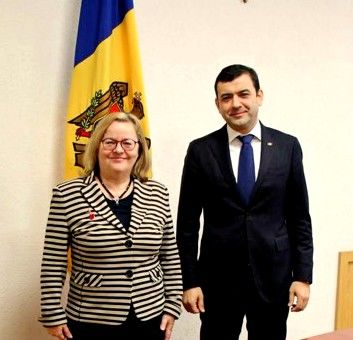 Официальные лица отметили необходимость развития двустороннего сотрудничества по вовлечению женщин во все сектора экономики. Фото: mei.gov.md.