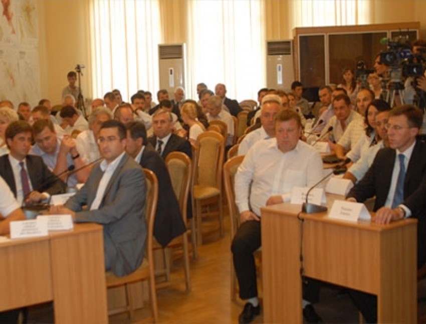 Victor Bodiu deține în prezent și funcția de secretar general al Guvernului