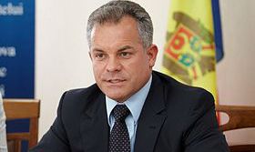 Totodată, Plahotniuc a fost întrebat câte identități are și care este data nașterii sale