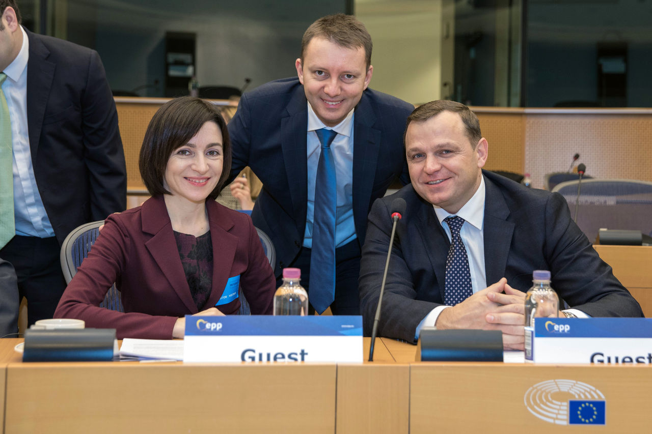 PPDA și PAS, admise în PPE. Mureșan: Pregătim victoria la alegeri